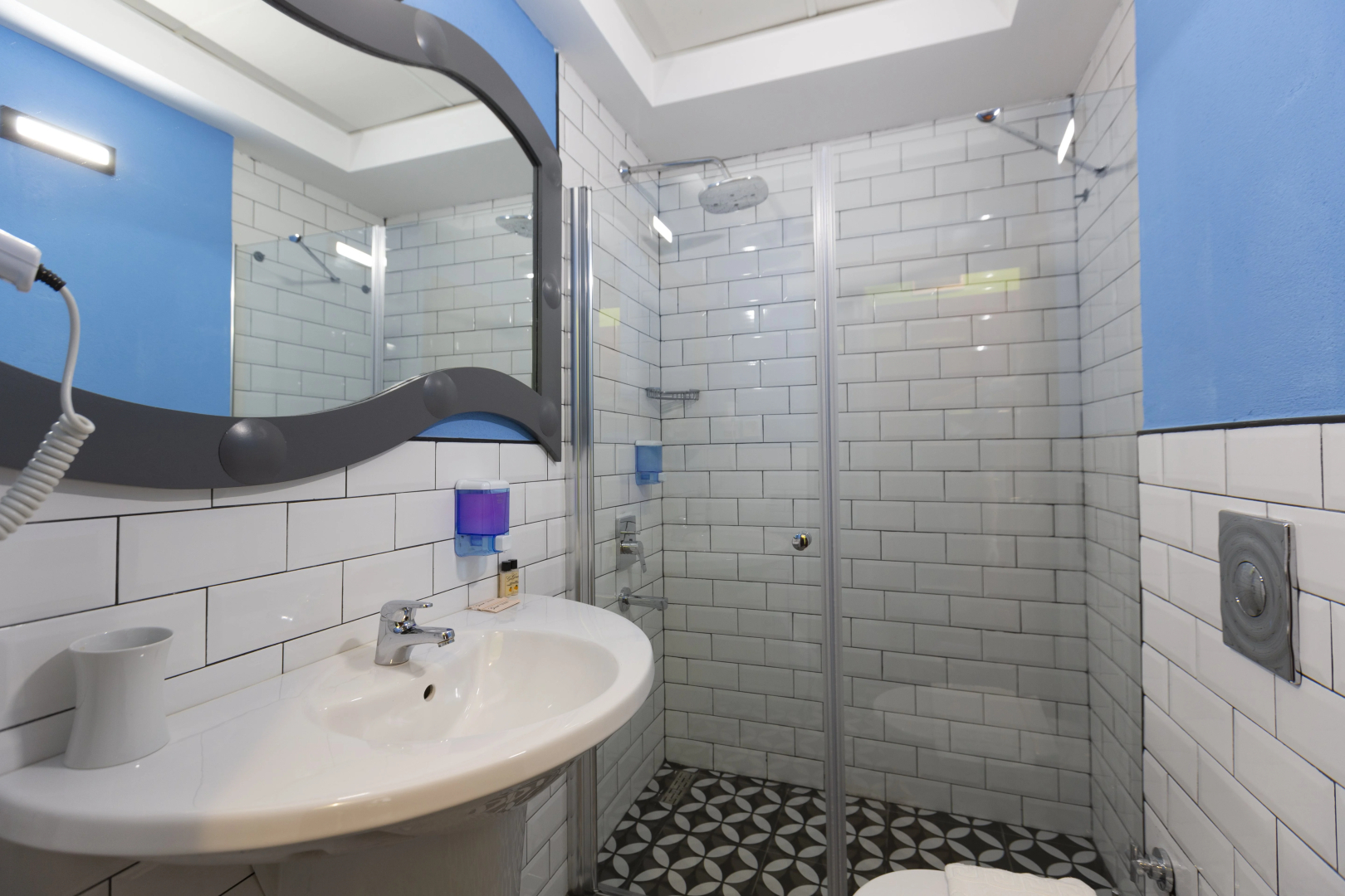Mene City Hotel