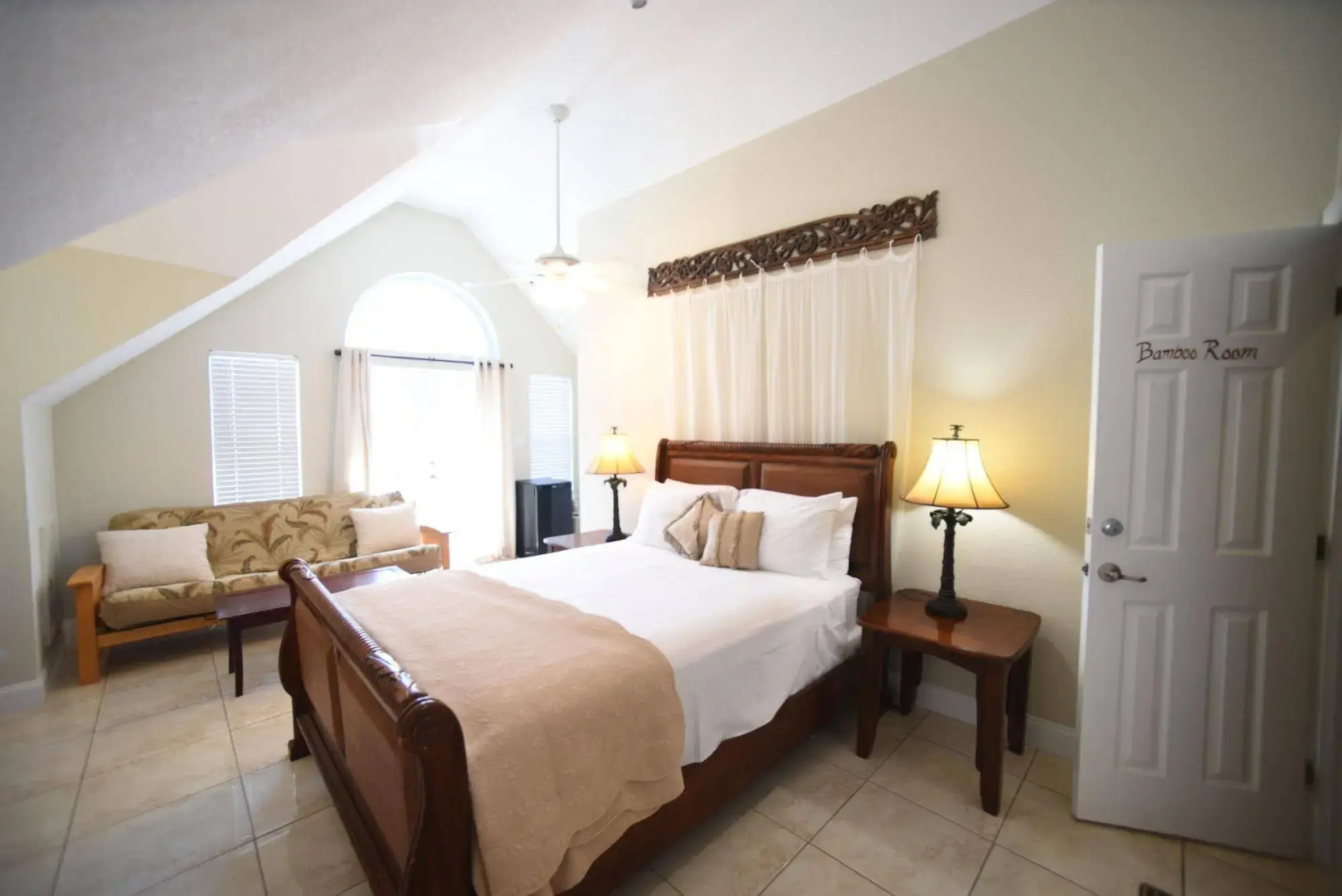 Shangri-La Boutique Bed & Breakfast