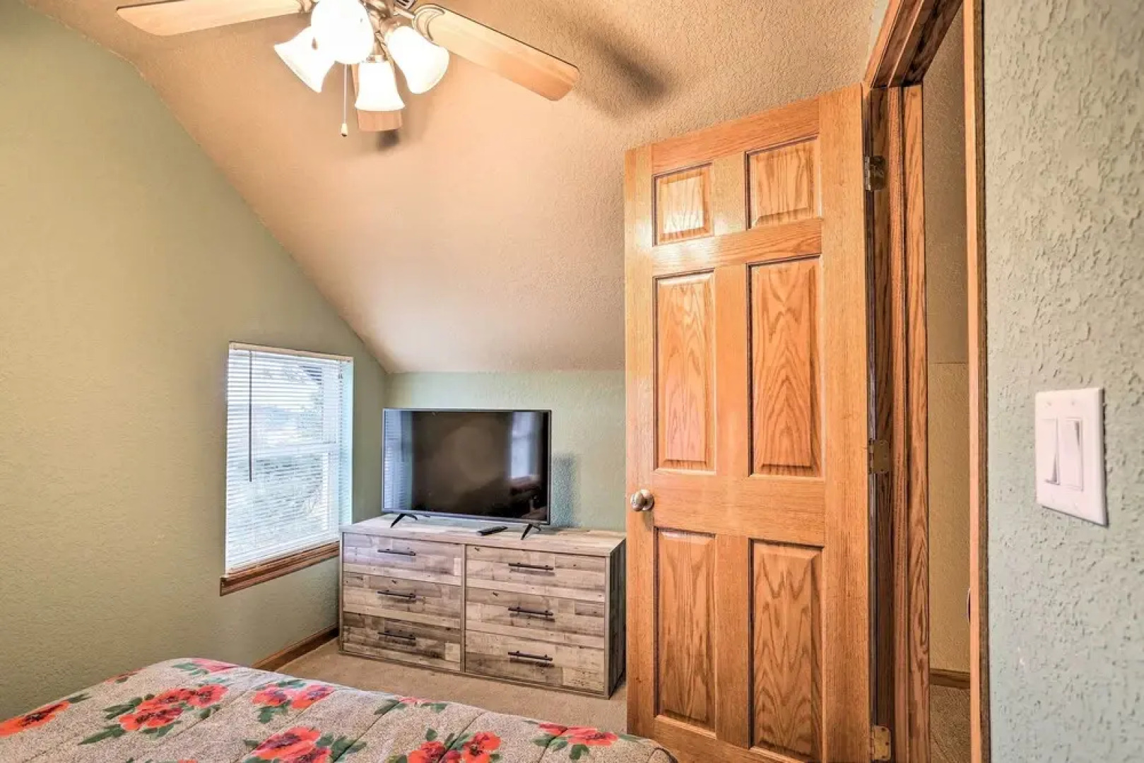 Lovely Black Hills Area Home: Covered Porch & Deck