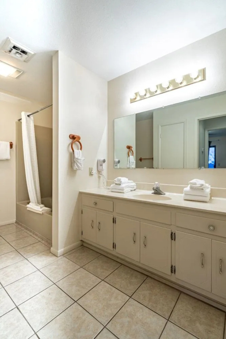 Crown Resorts at Lake Tansi