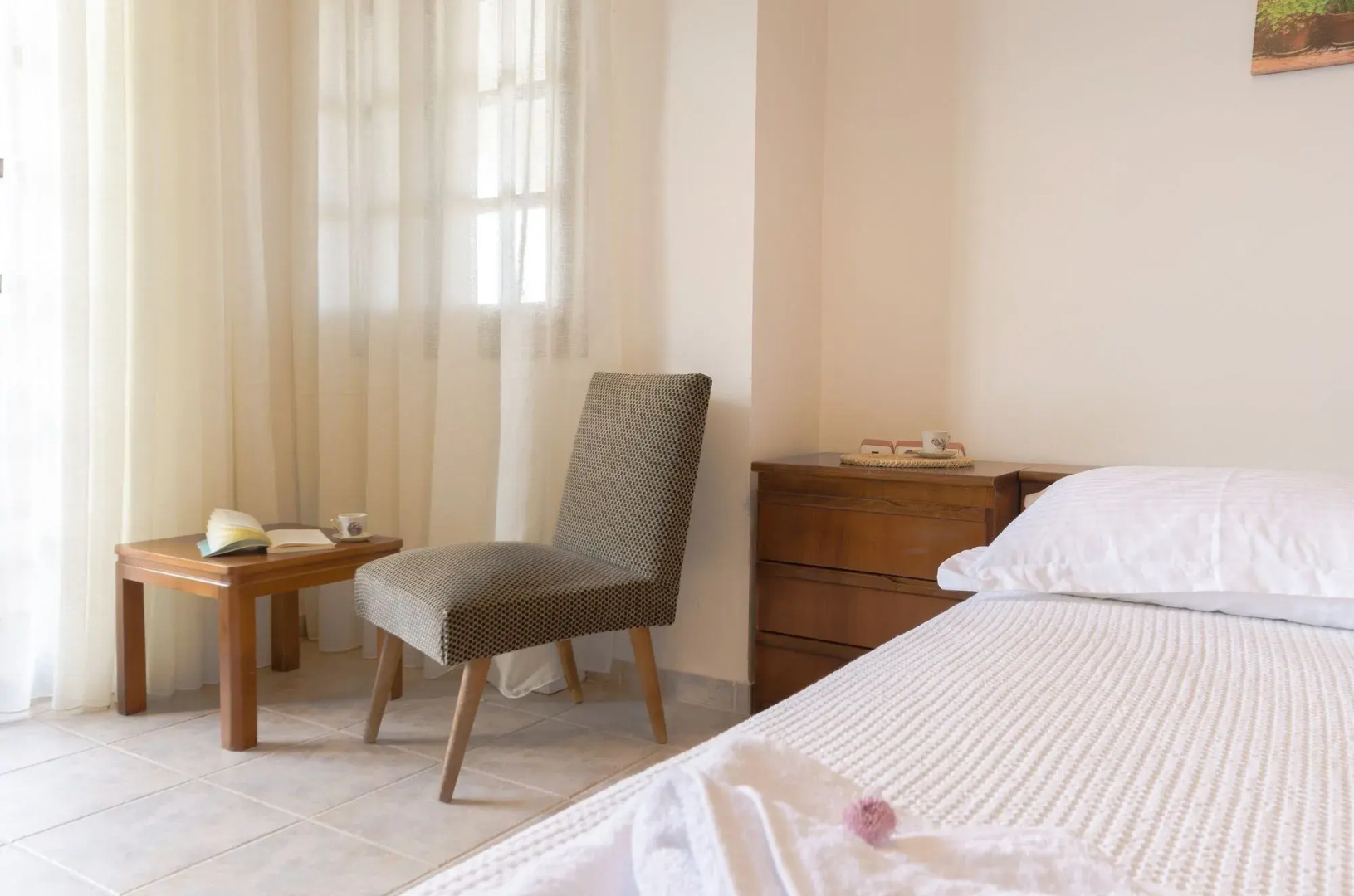 Dim Art Traditional Villa