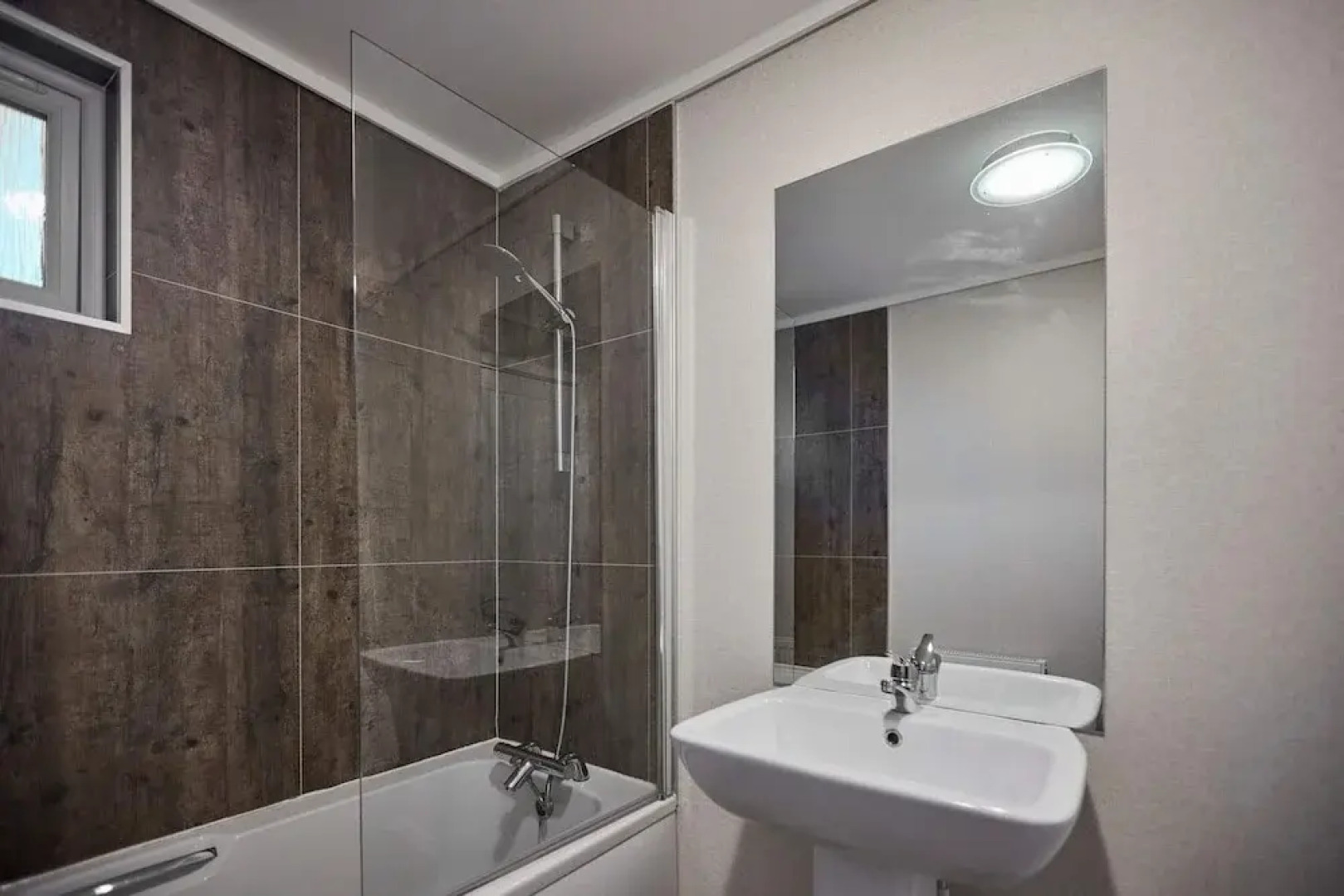 Host Stay Hazelwood Deluxe Lodge