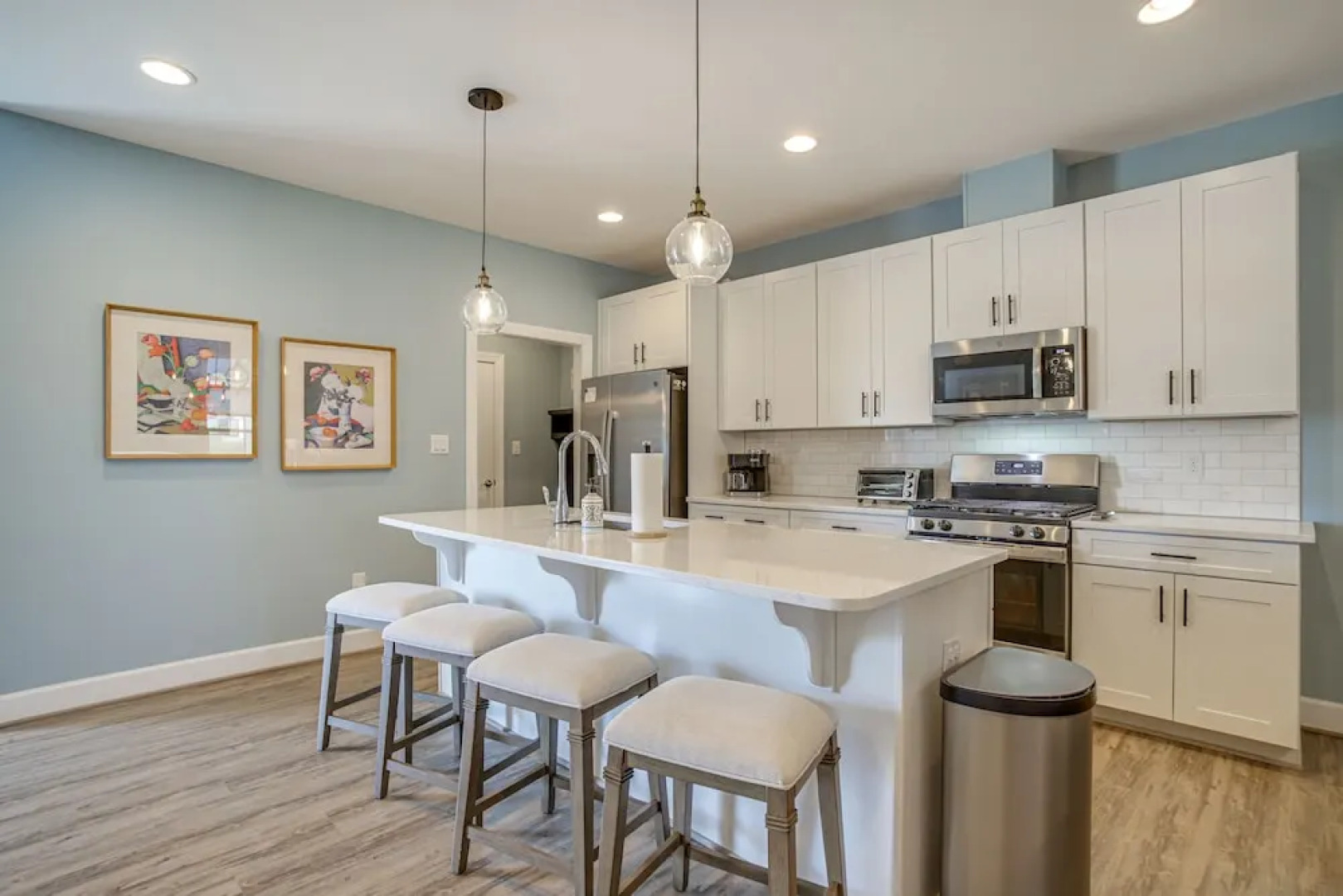 Screened Porch, Outdoor Shower: Millville Villa