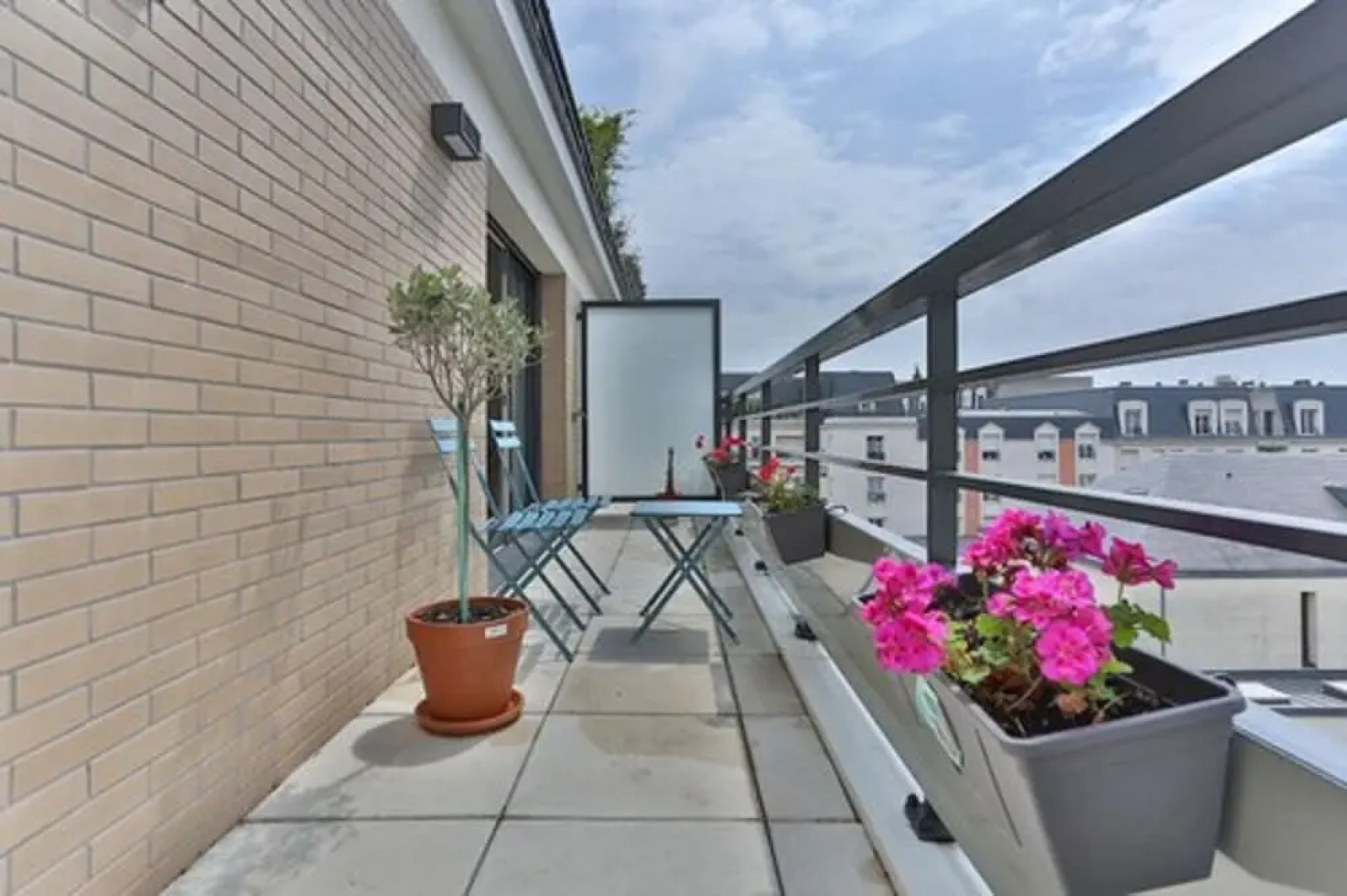 Beautiful Apartment With Terrace