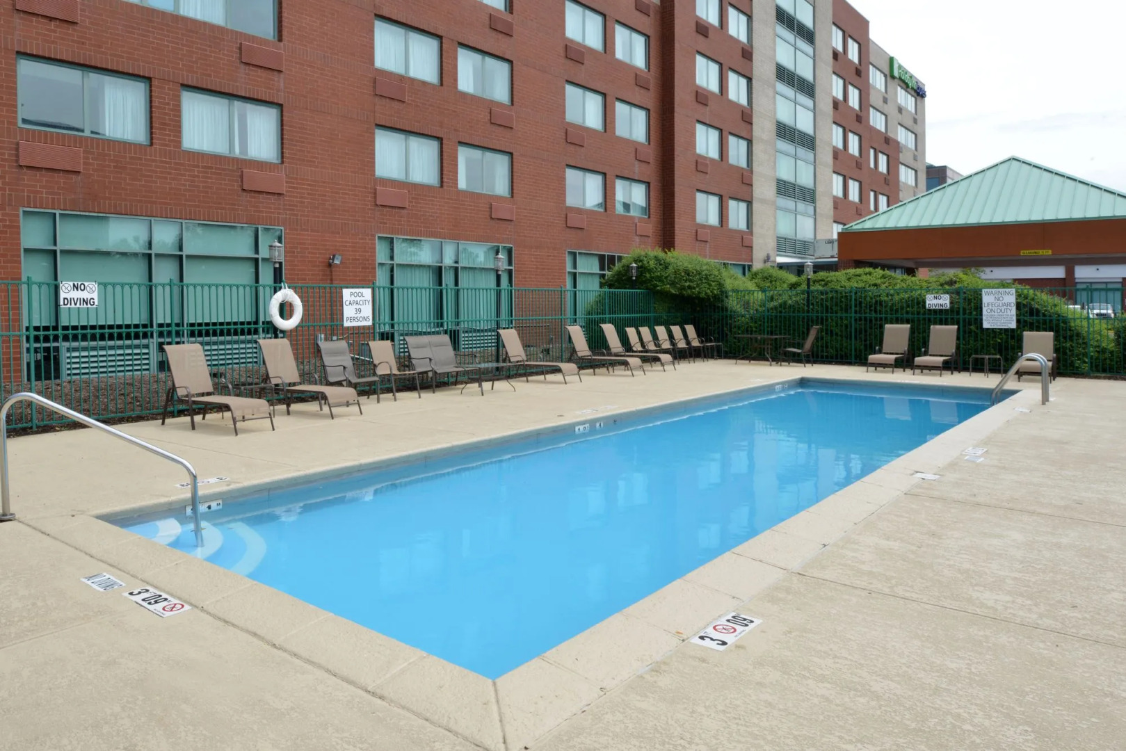 Elimwood Hotel, a Ramada by Wyndham