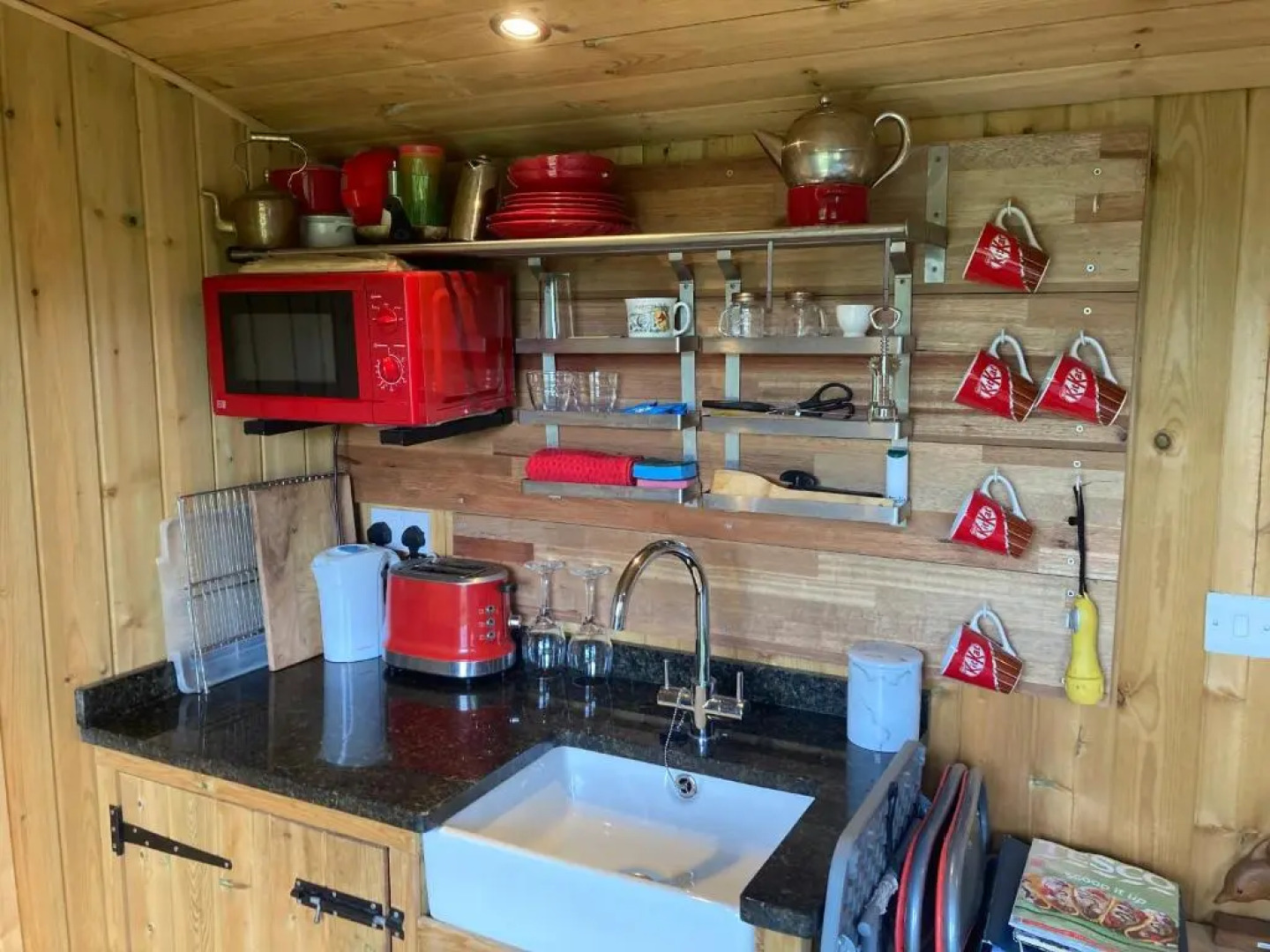 The Shepherd's Hut with seasonal Swimming Pool