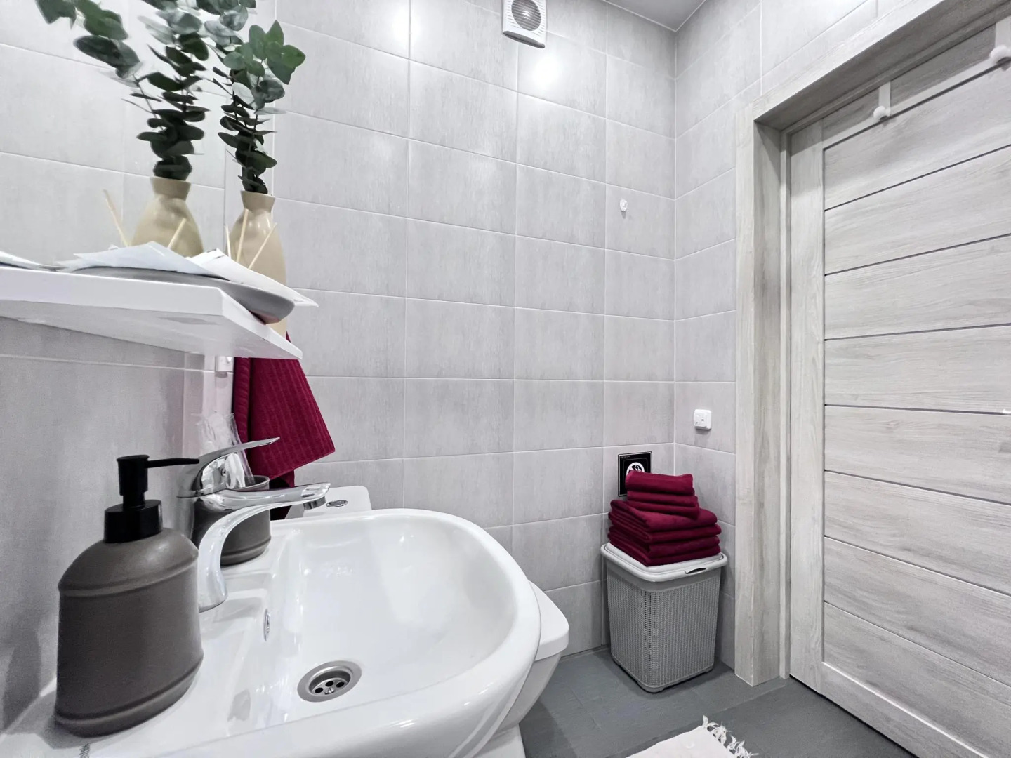 Сутки как дома на улице Немировича-Данченко 167/2