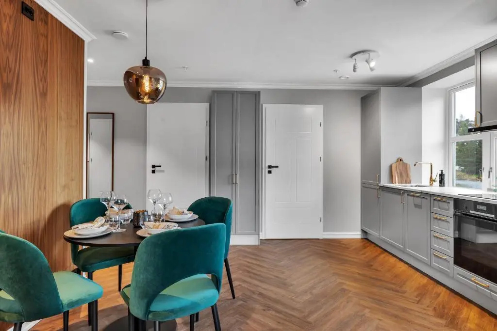 Enter St. Elisabeth Suites