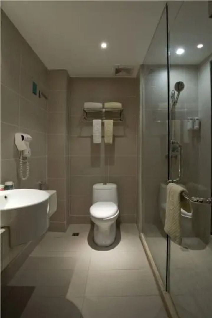 Jtour Inn Huanggang Baota Park