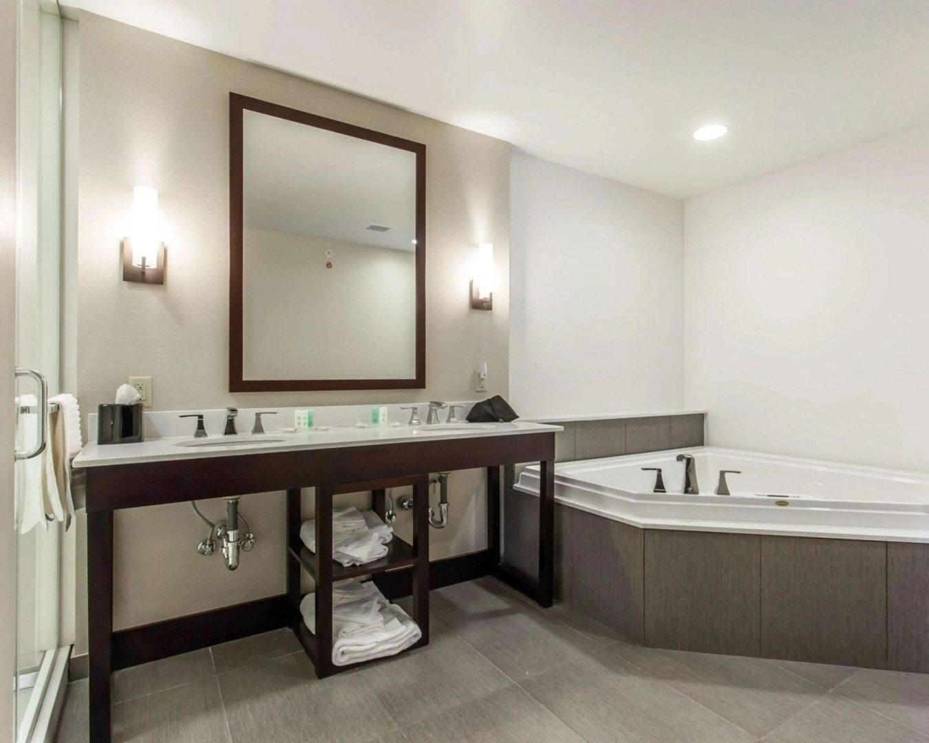 Comfort Suites Youngstown North