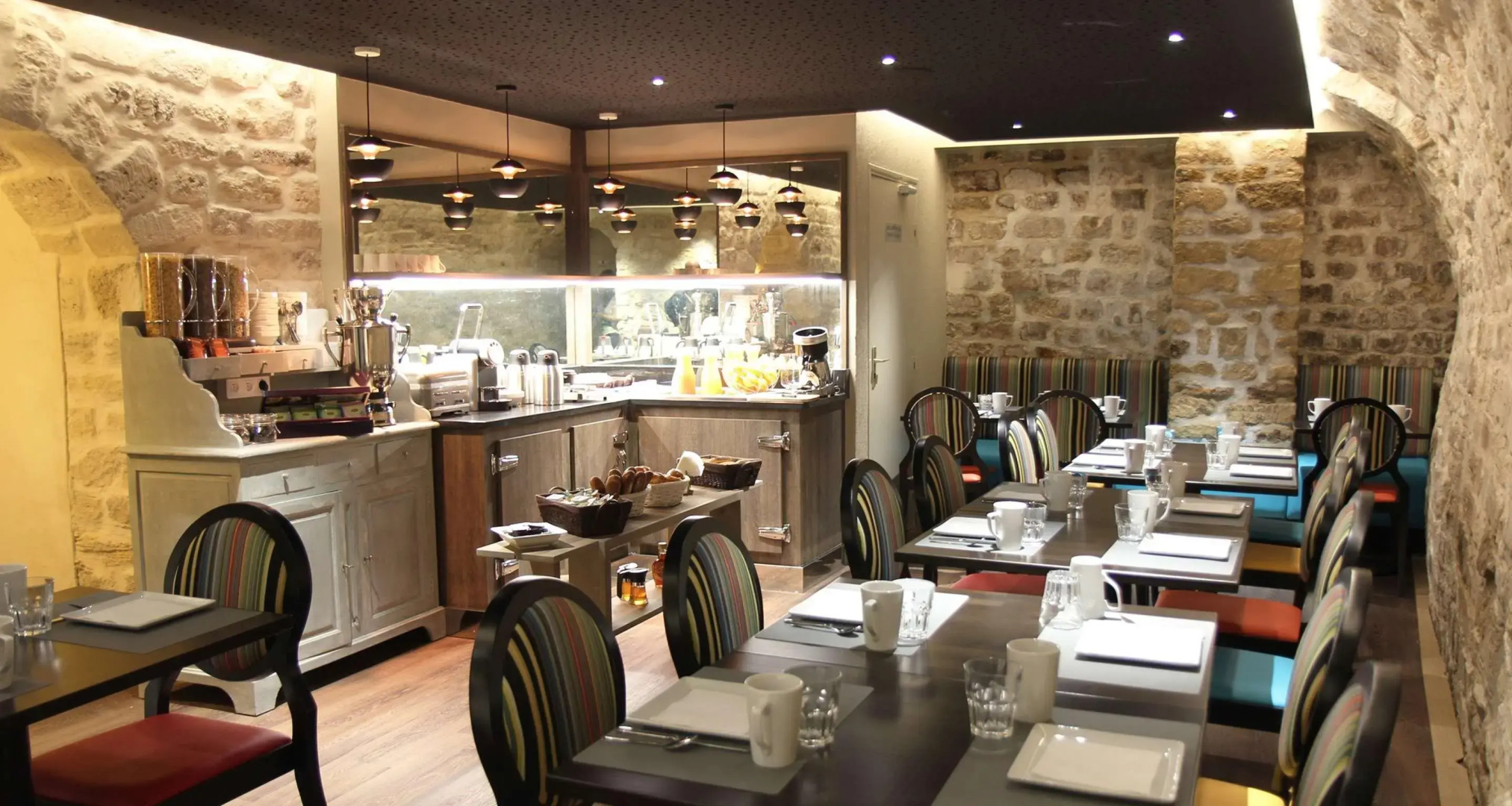 Отель Le Montmartre Saint Pierre