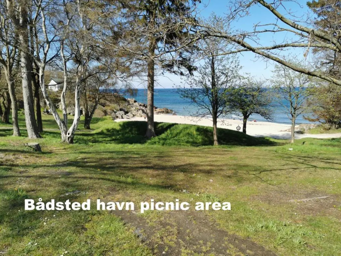 The 'Loft' Apartment- "Den Gule Svane" Guest House - near Rønne & Beach