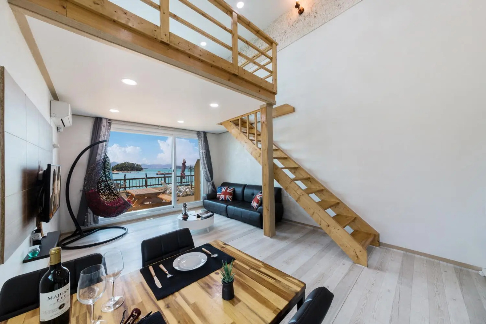 Yeosu Dolsanmaru Pension