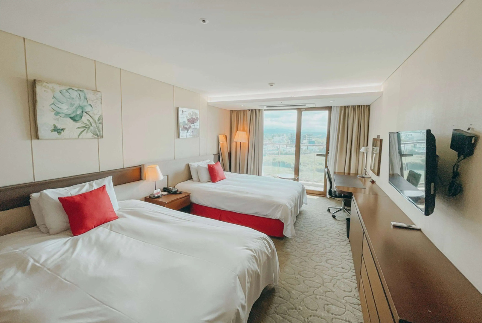 Ramada Jeju Hamdeok