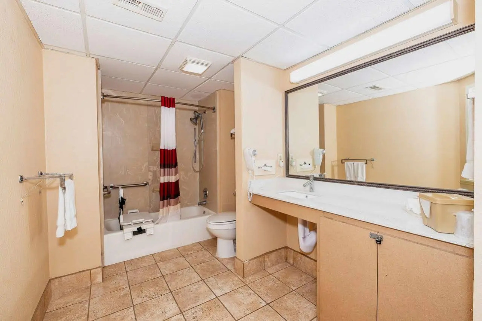 Red Roof Inn & Suites Macon