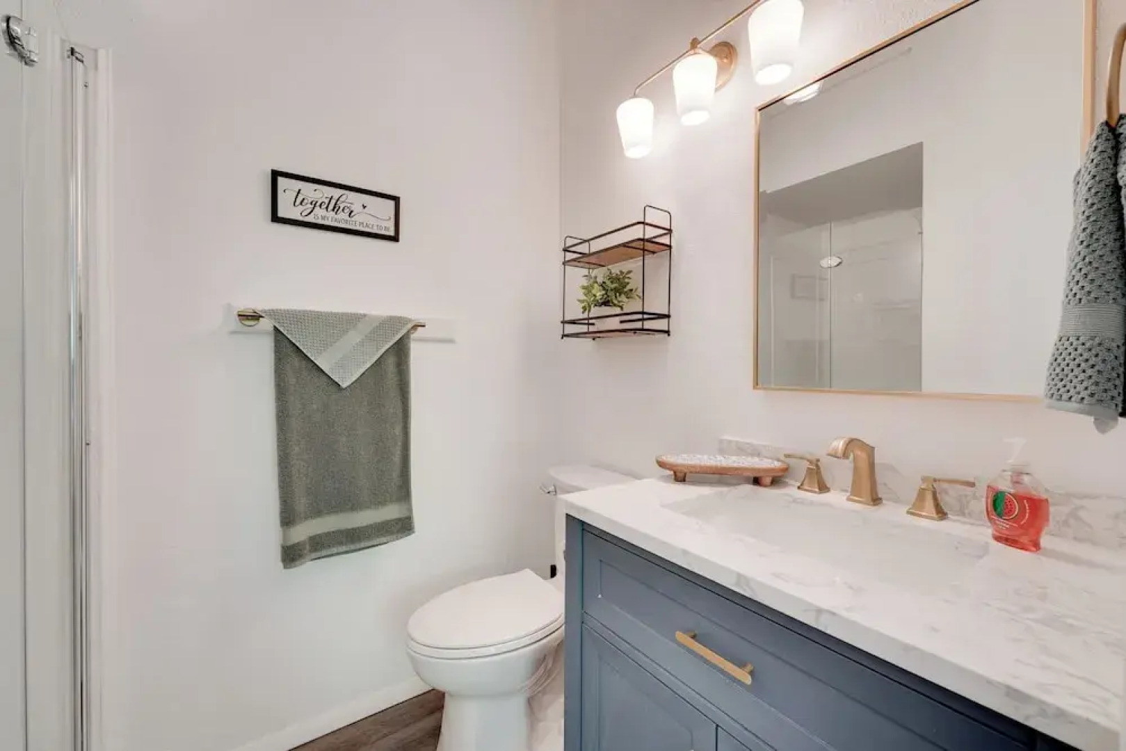 0.5 Mi to Table Rock Lake: Ozark Mountains Cabin