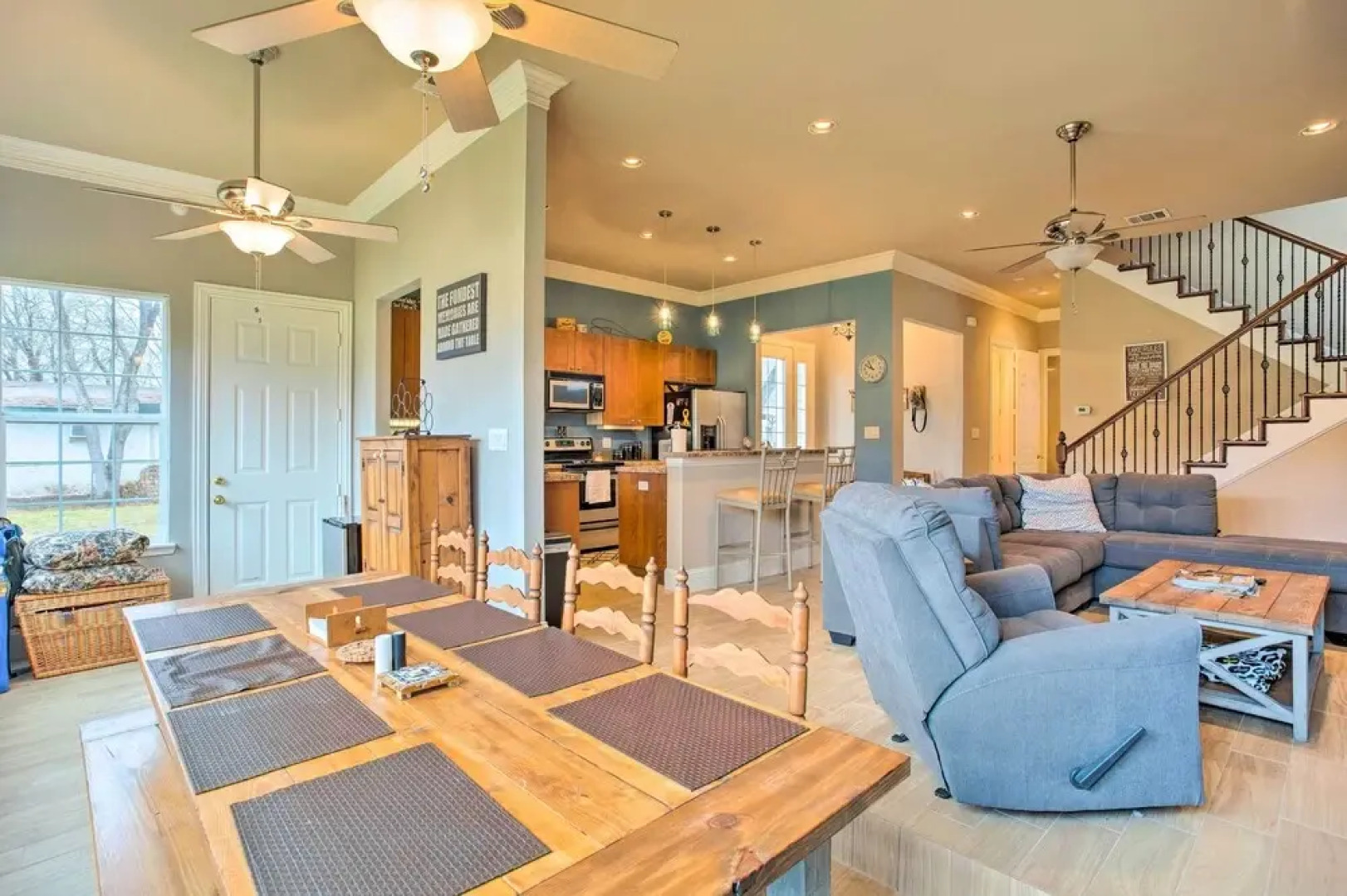 Cedar Creek Reservoir Home w/ Deck & Fire Pit!