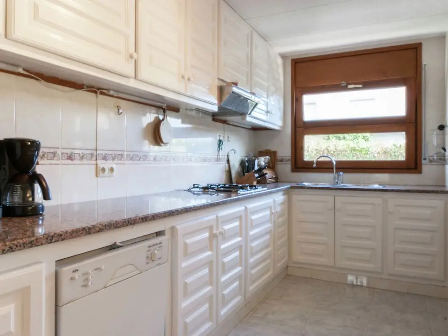 Appealing Holiday Home in Sant Pere Pescador With Garden