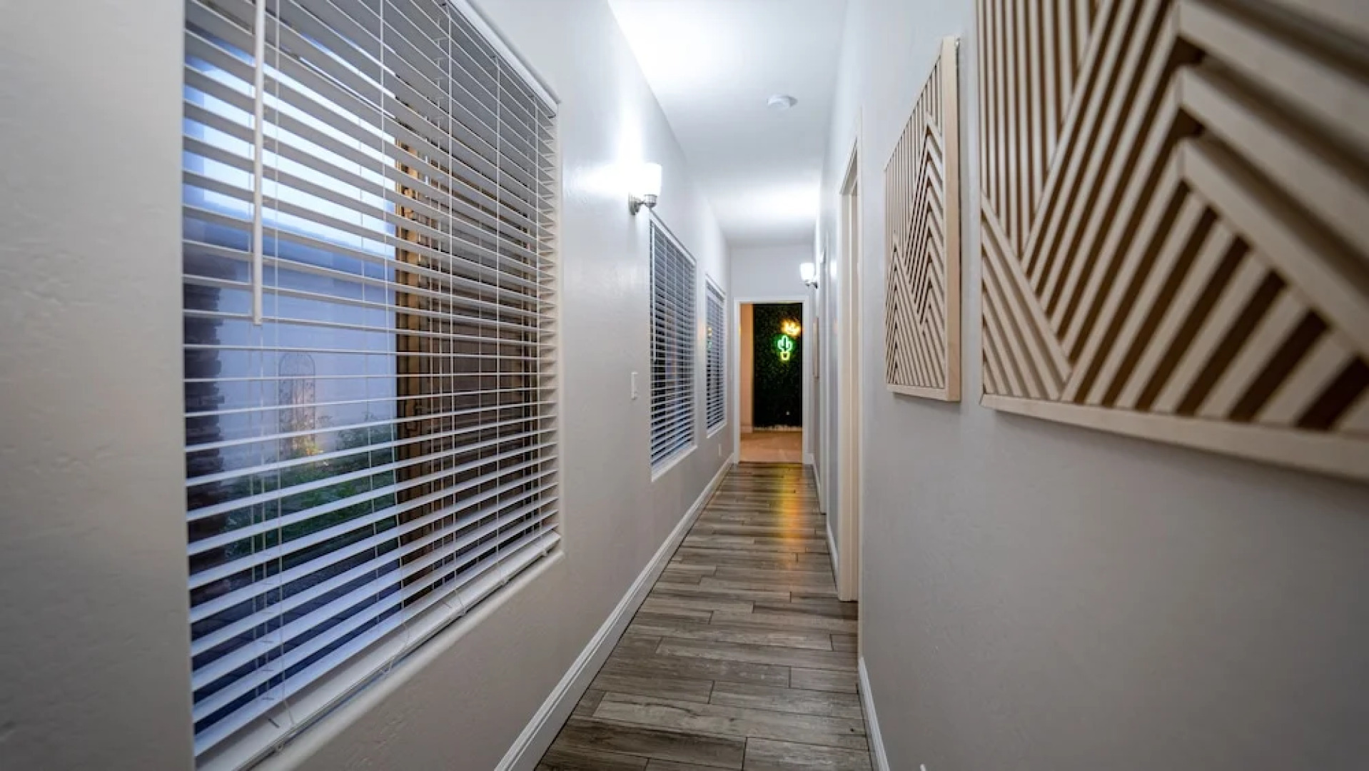 Desert Queen 4 Bedroom Home by RedAwning