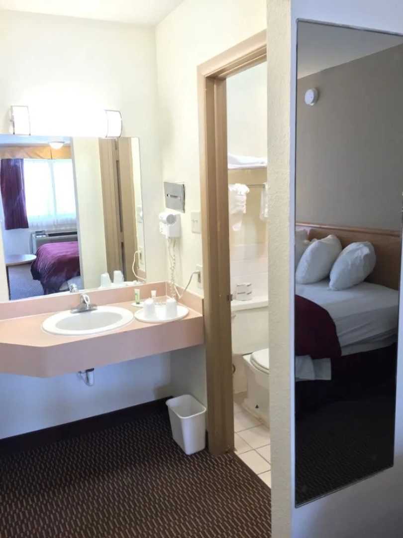 Super 8 Junction City