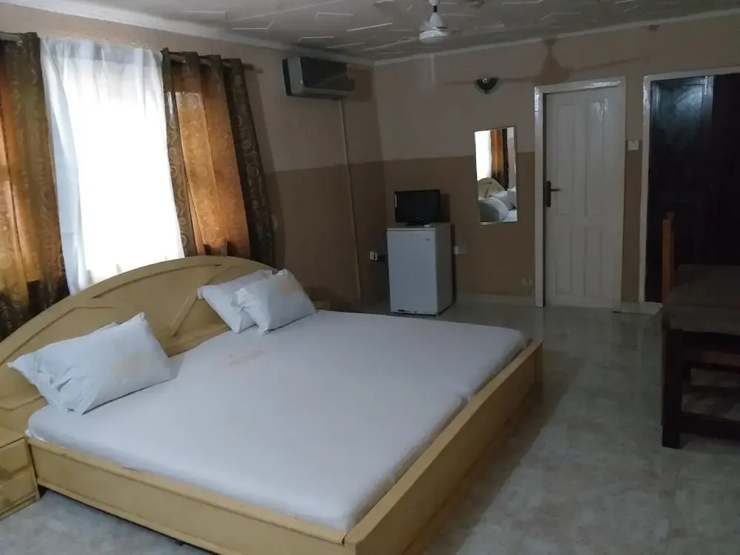 Western Palmlands Hotel