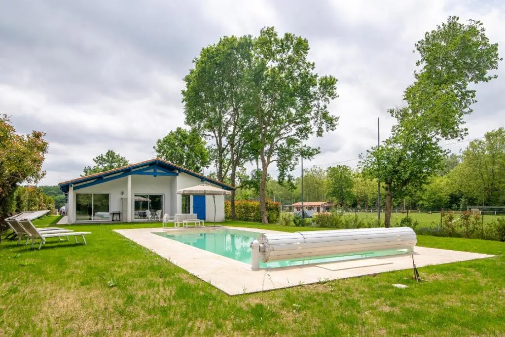 Biarritz 64 Road House