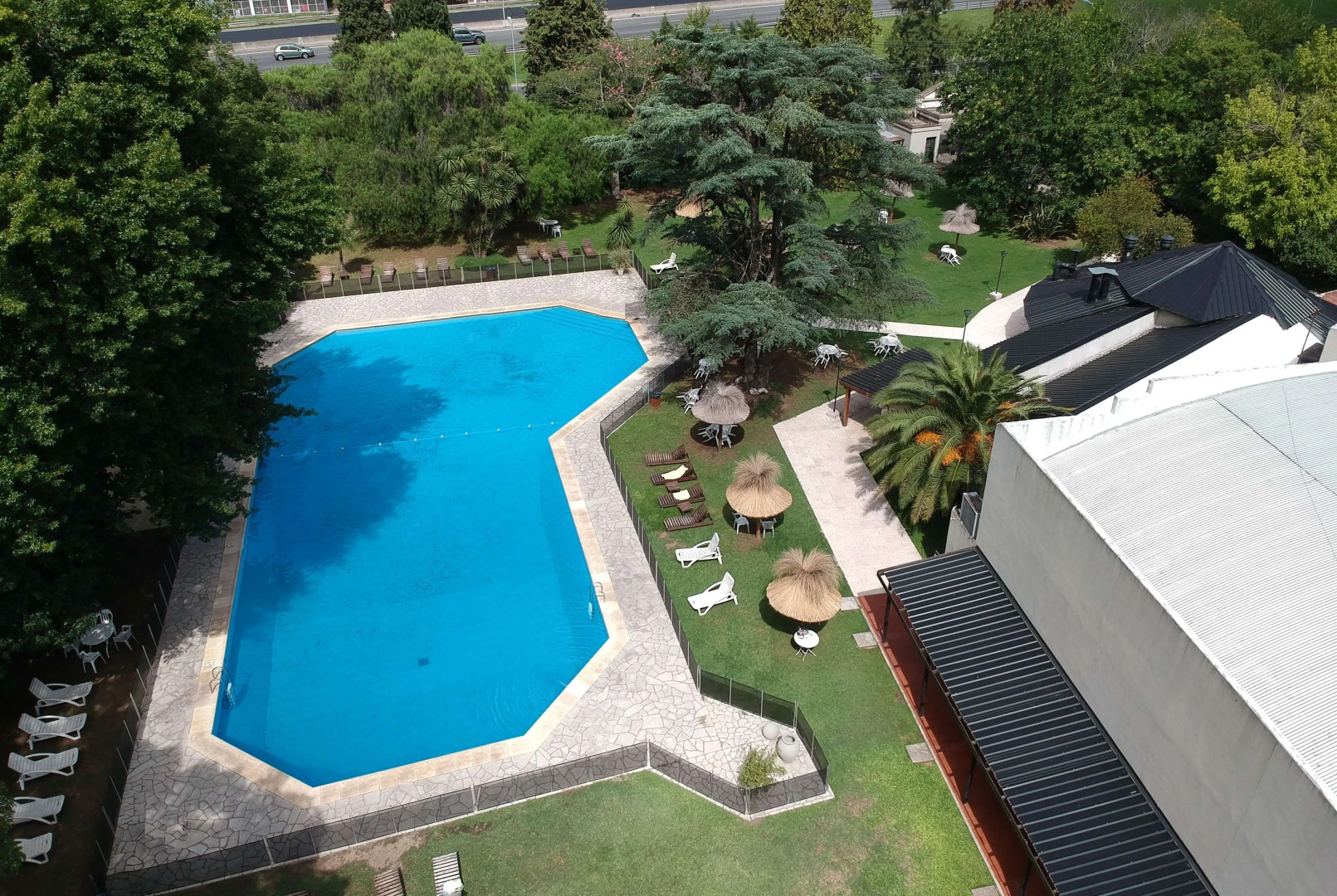 Howard Johnson by Wyndham Escobar Hotel