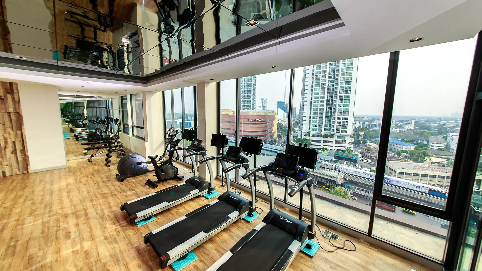 Civic Horizon Hotel & Residence