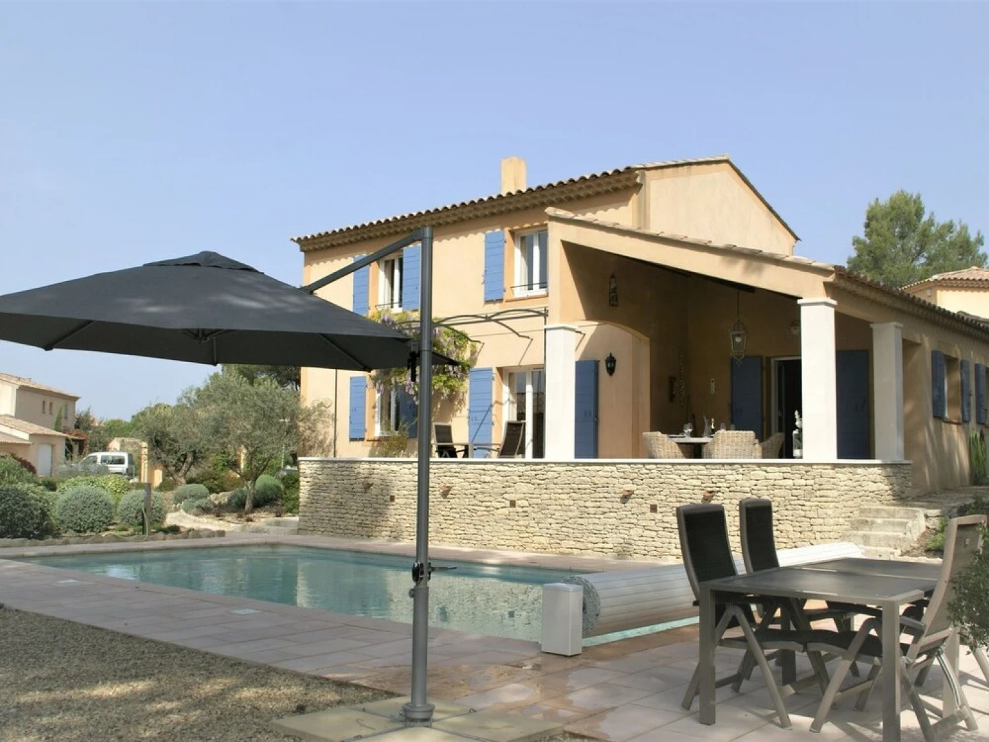 Stylish Villa With Heated Swimming Pool Close to the Lovely L'isle-sur-la-sorgue