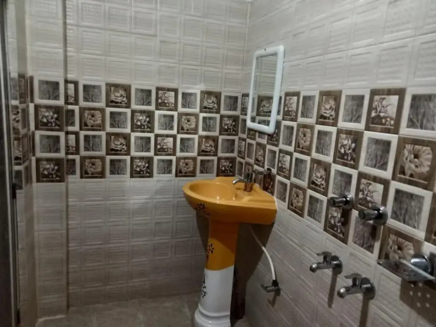 OYO 19930 Hotel Holiday Palace