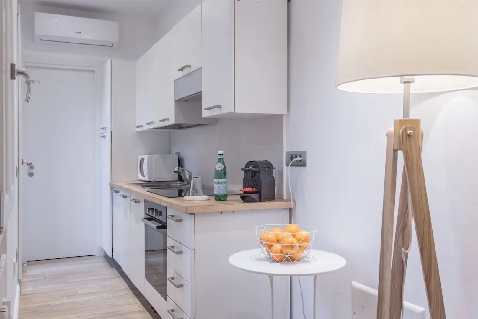 Erïk Langer Cesare Battisti Suites