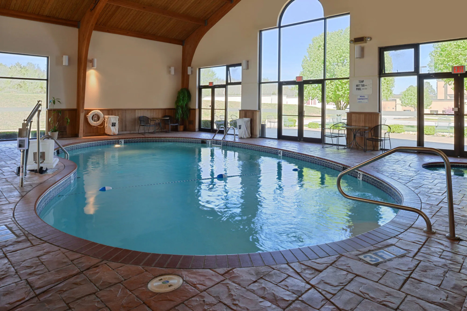 Holiday Inn Express Hotel & Suites Harrison by IHG