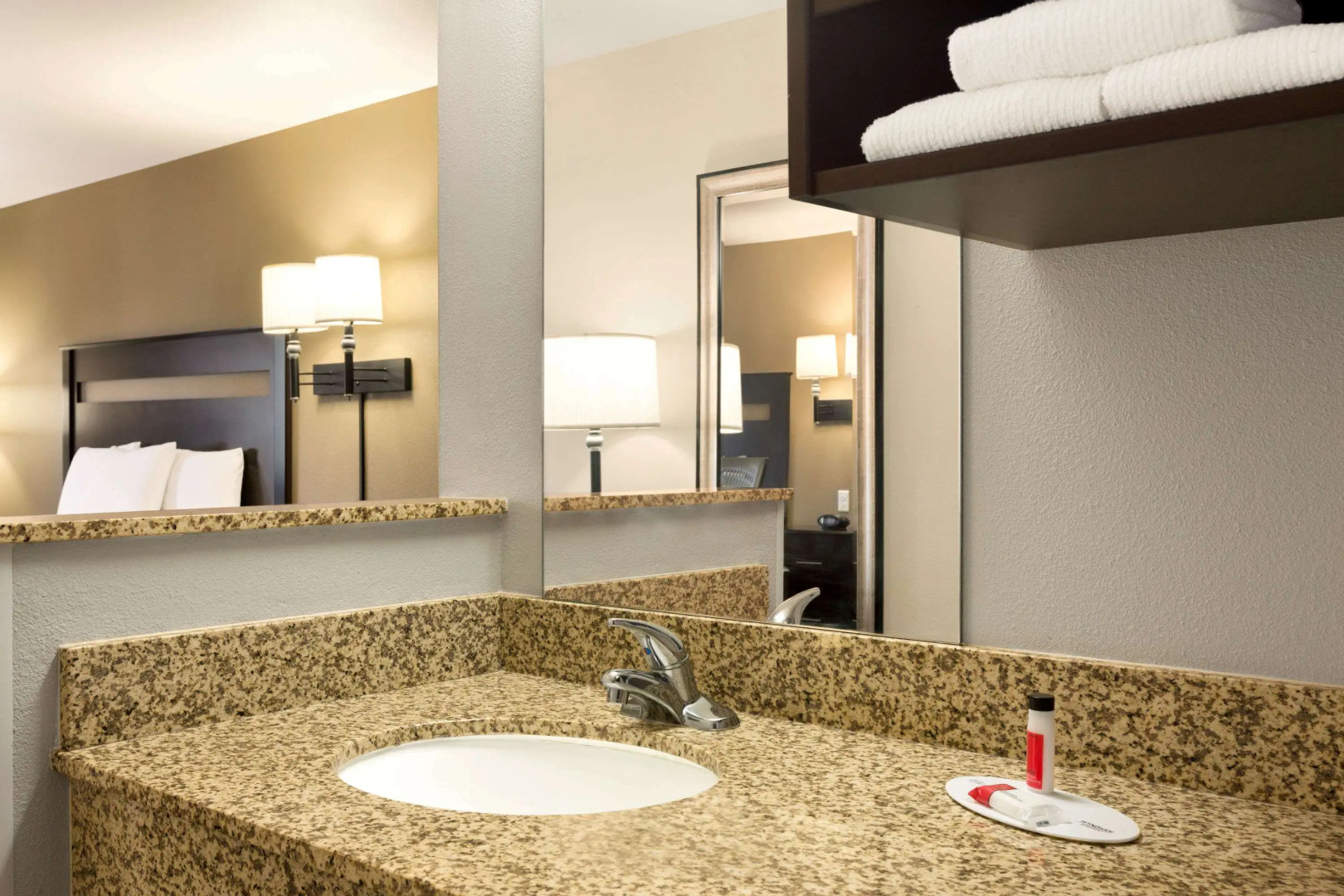 Travelodge by Wyndham Santa Teresa