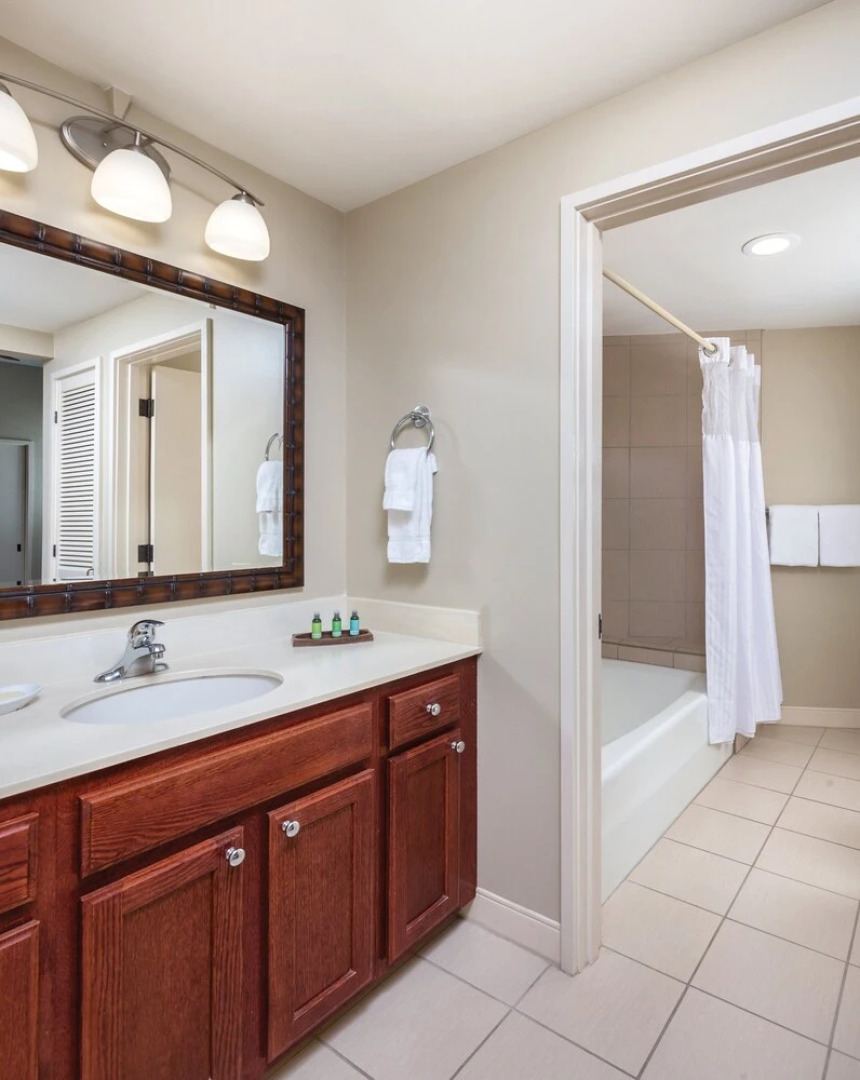 Royal Sea Cliff Condo