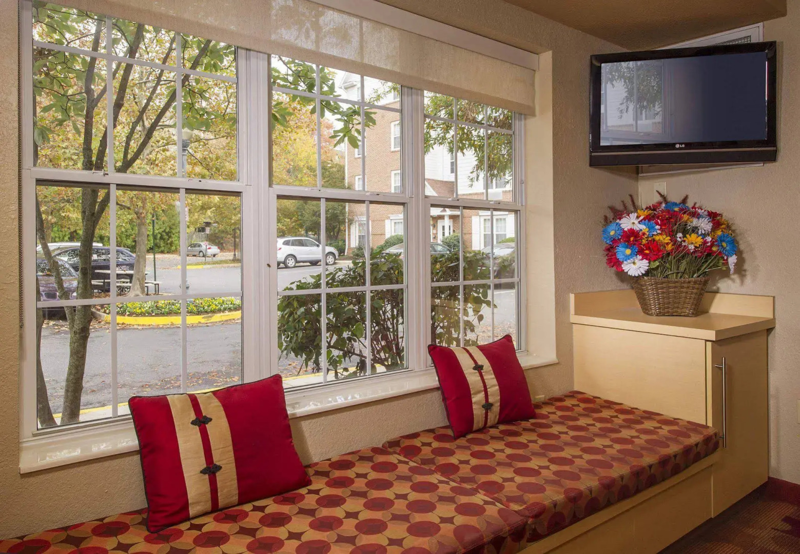 Sonesta Simply Suites Falls Church