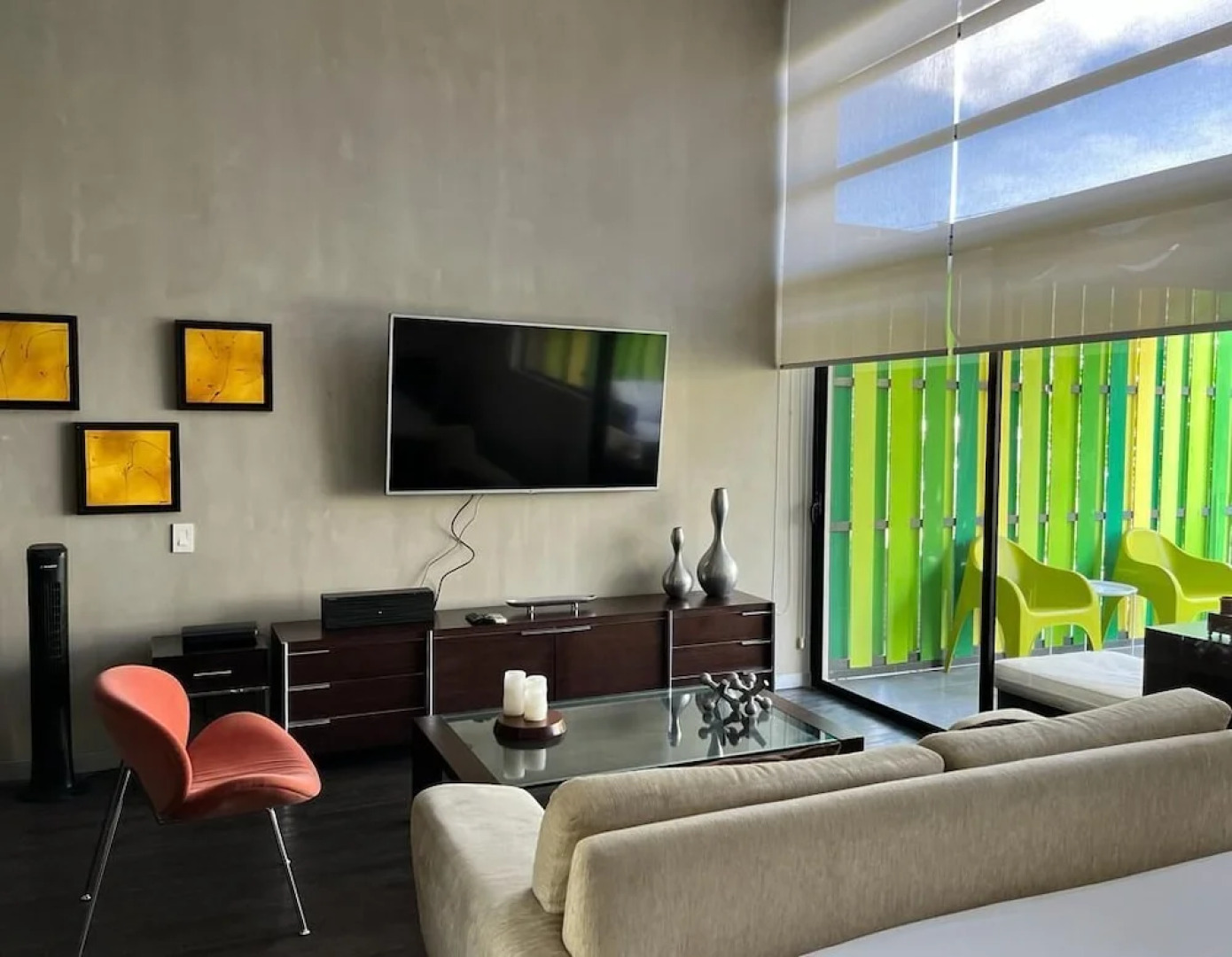 BEE Suites Santa Ana