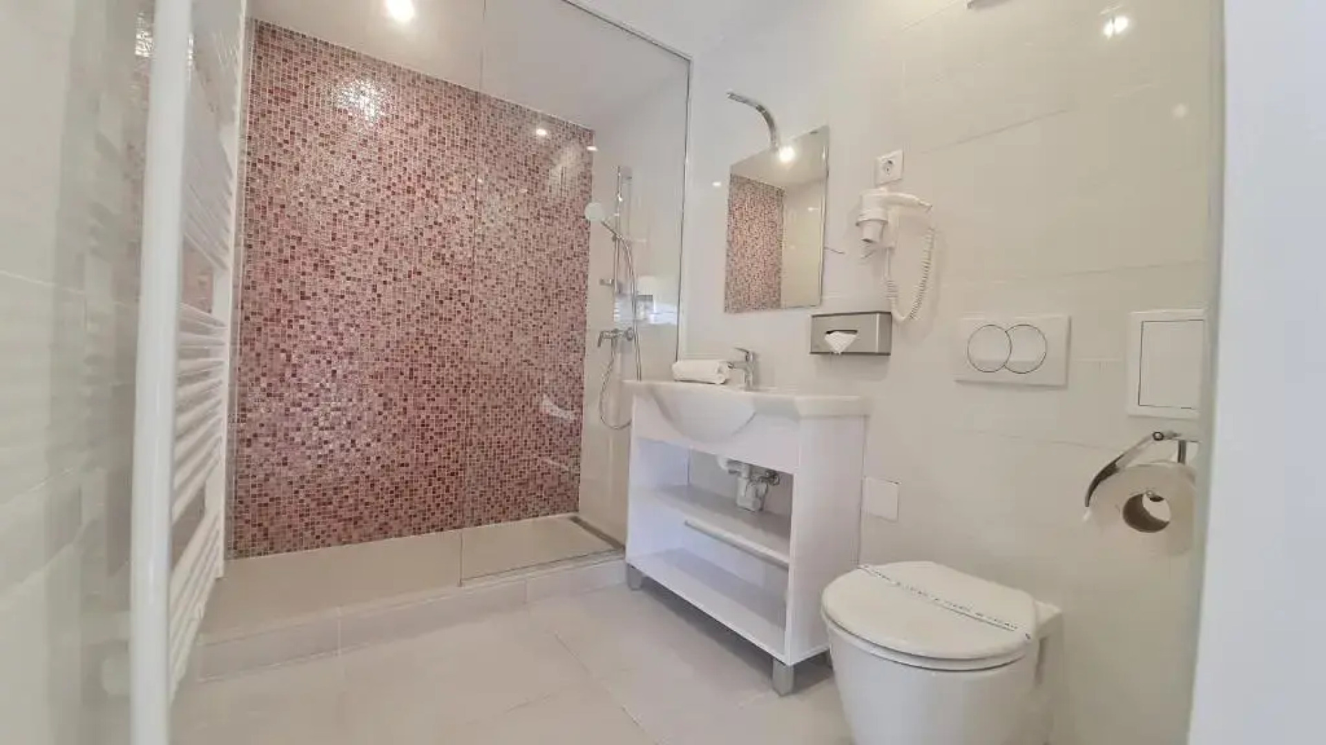 Colors Holiday Hotel