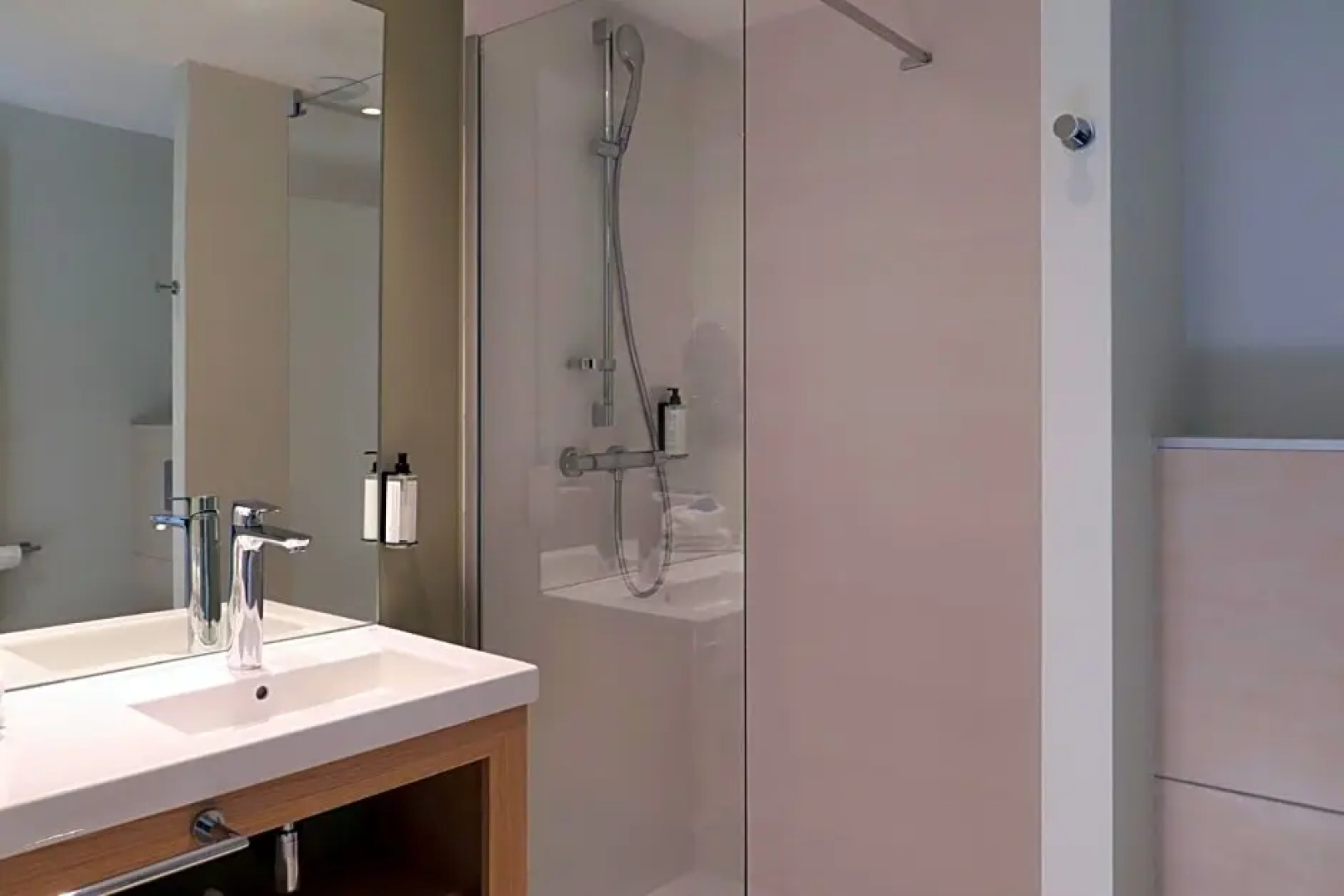 Hotel Akena Troyes - La Chapelle St-Luc