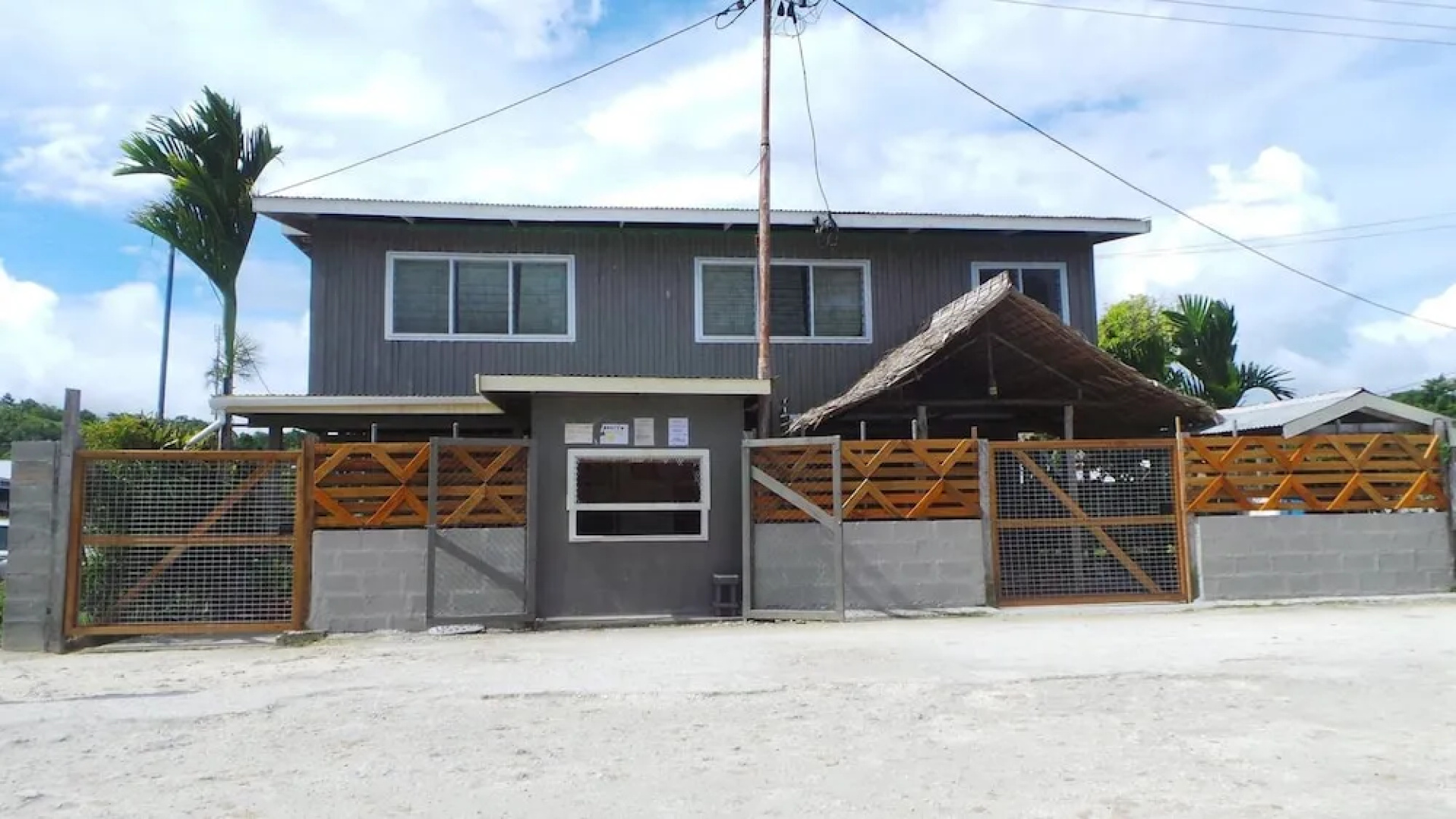 Qua Roviana Motel