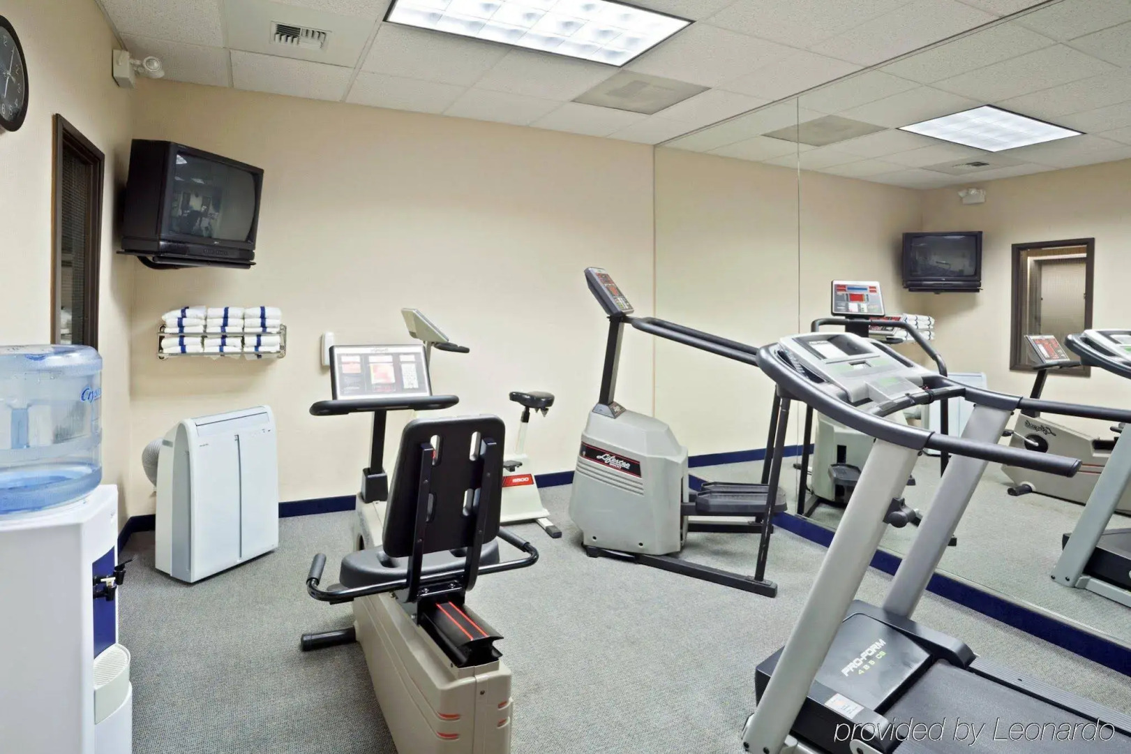 Holiday Inn Express & Suites Tacoma by IHG