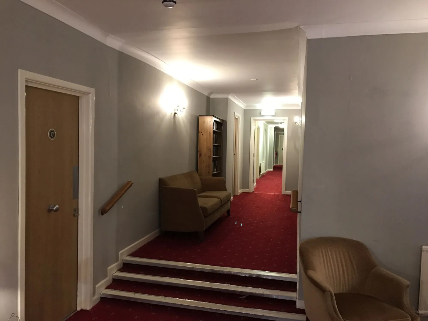South Lawn Hotel