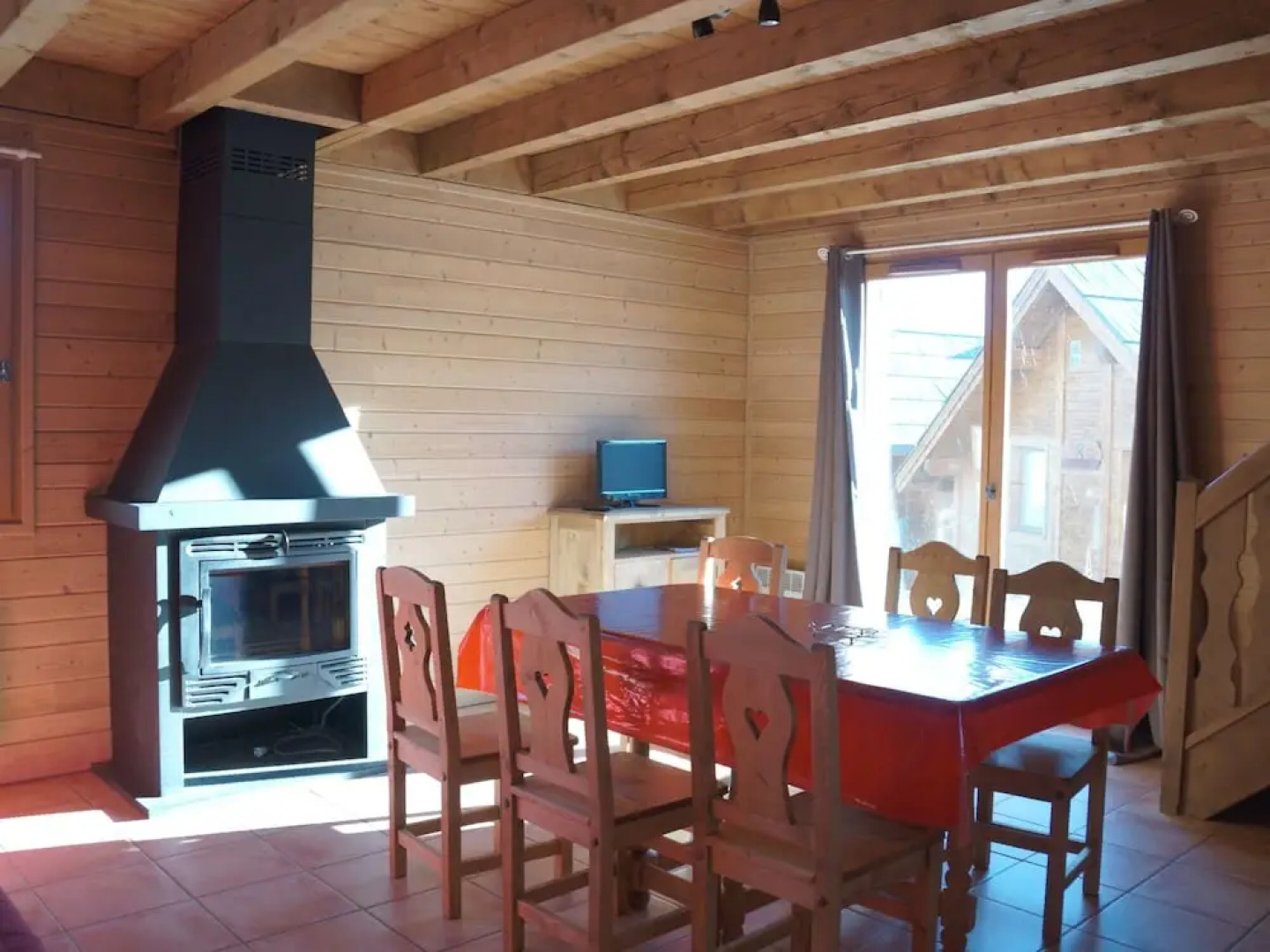 Beautiful Chalet on the Edge of the Center of Pra Loup