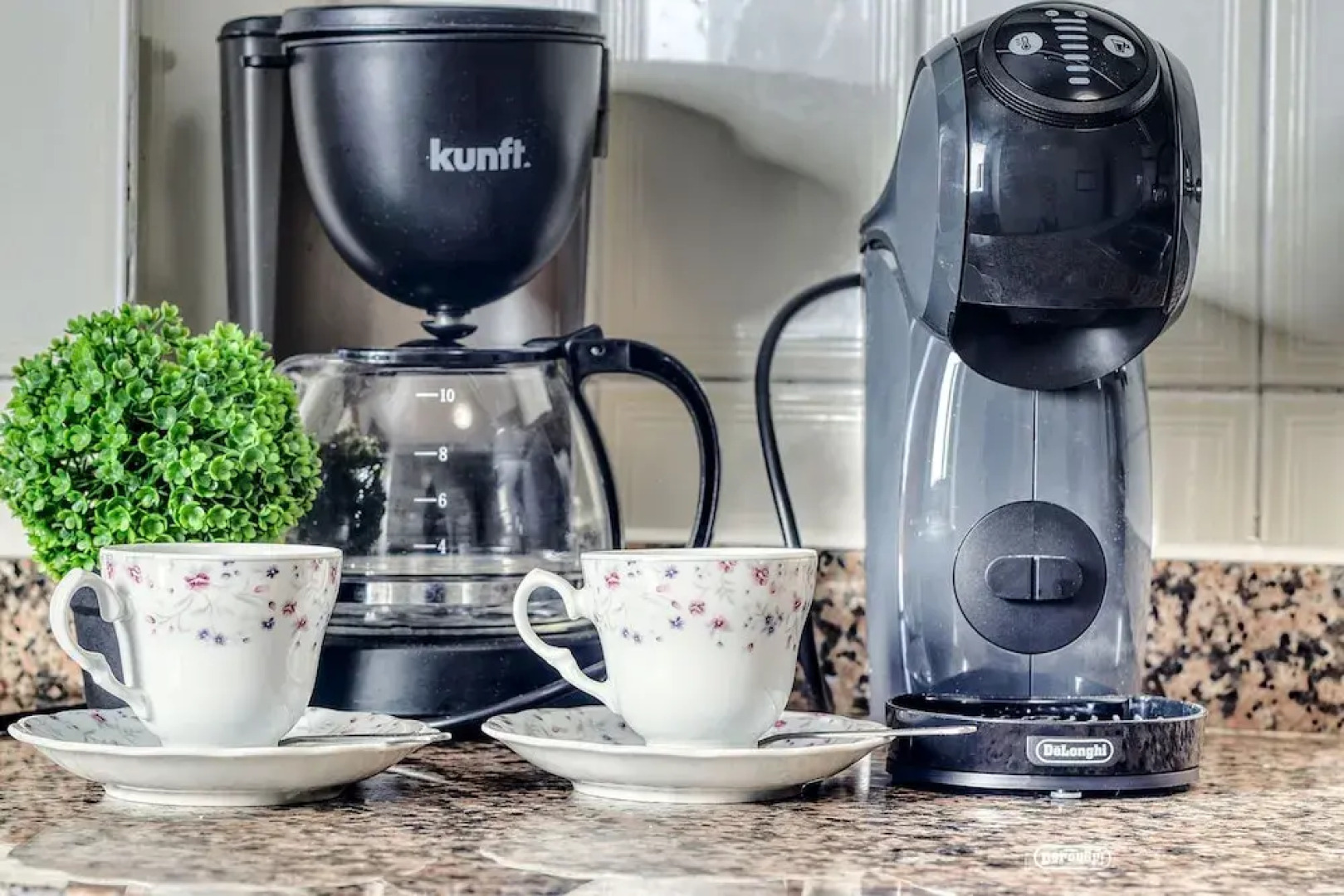 Retreat w Ocean Views Private Parking Ensuite