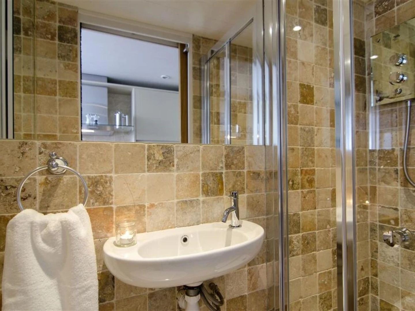 Frannie Shaldon in Shaldon