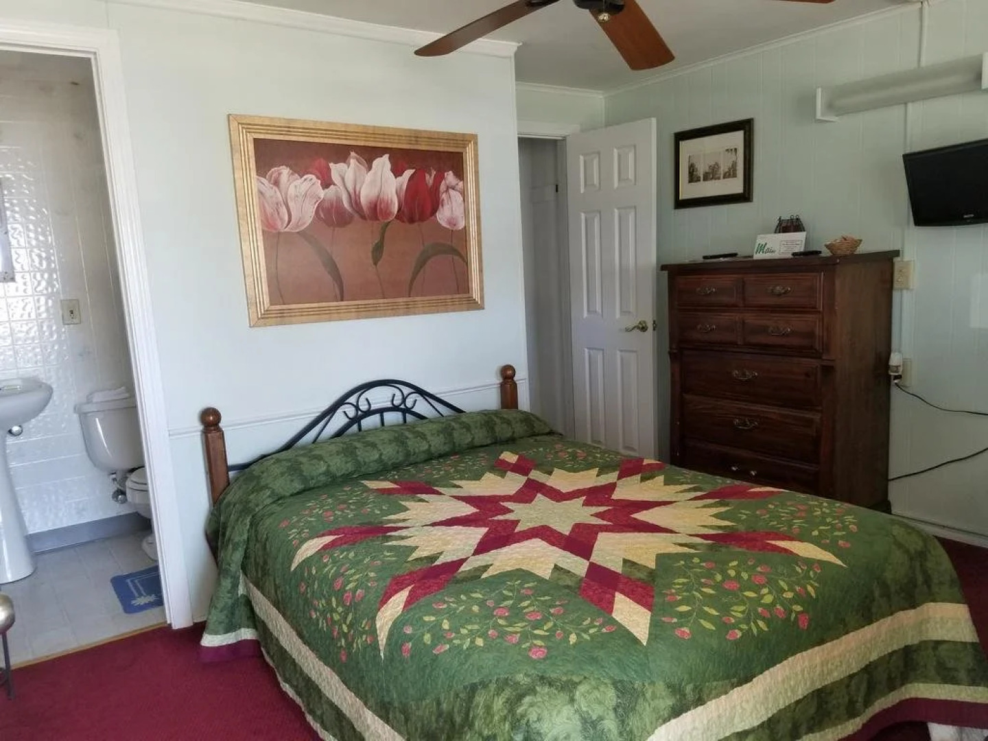 Crosswinds Motel & Cottages