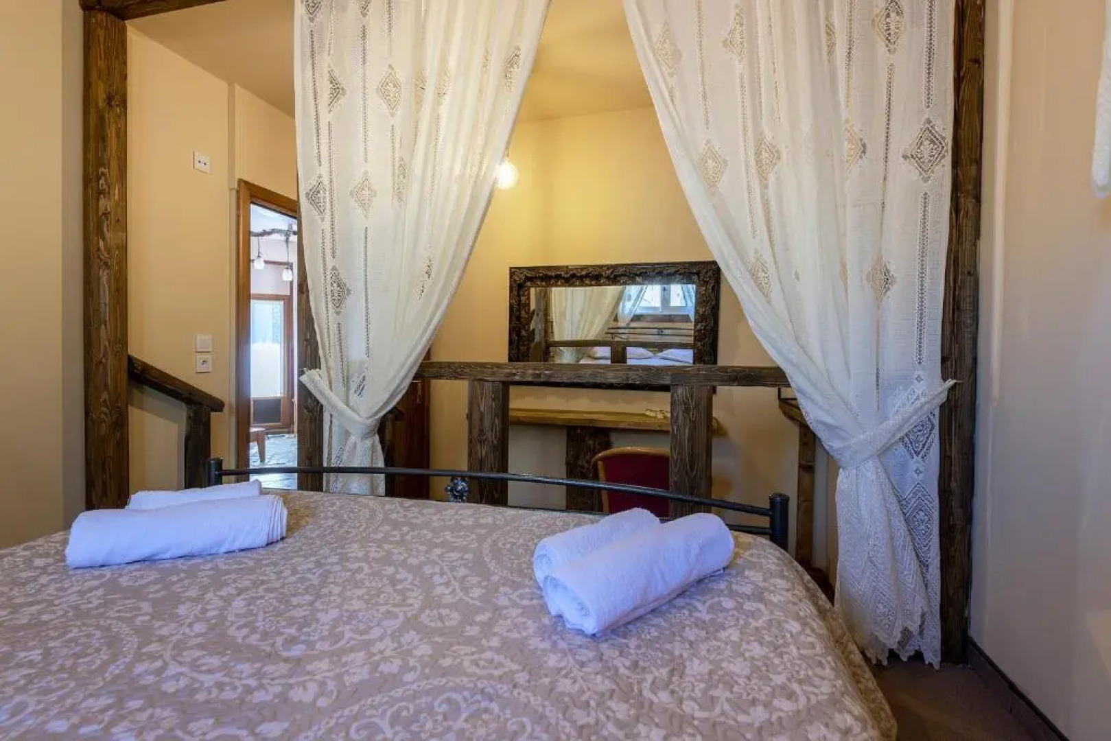 Selana House with outdoor pool