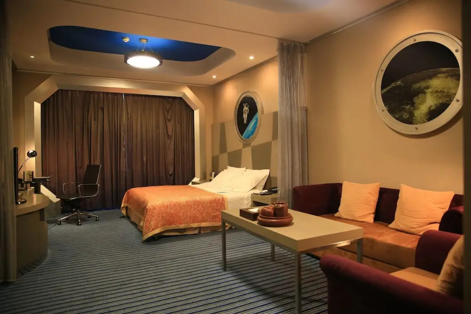 Yaxiang Jinling Palace