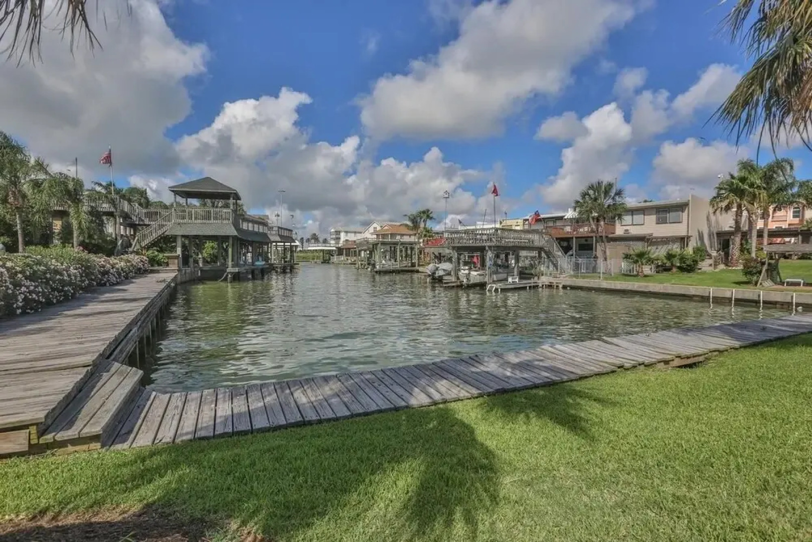 Tropical Oasis In Beautiful Galveston-tiki Island 3 Bedroom Home by Redawning
