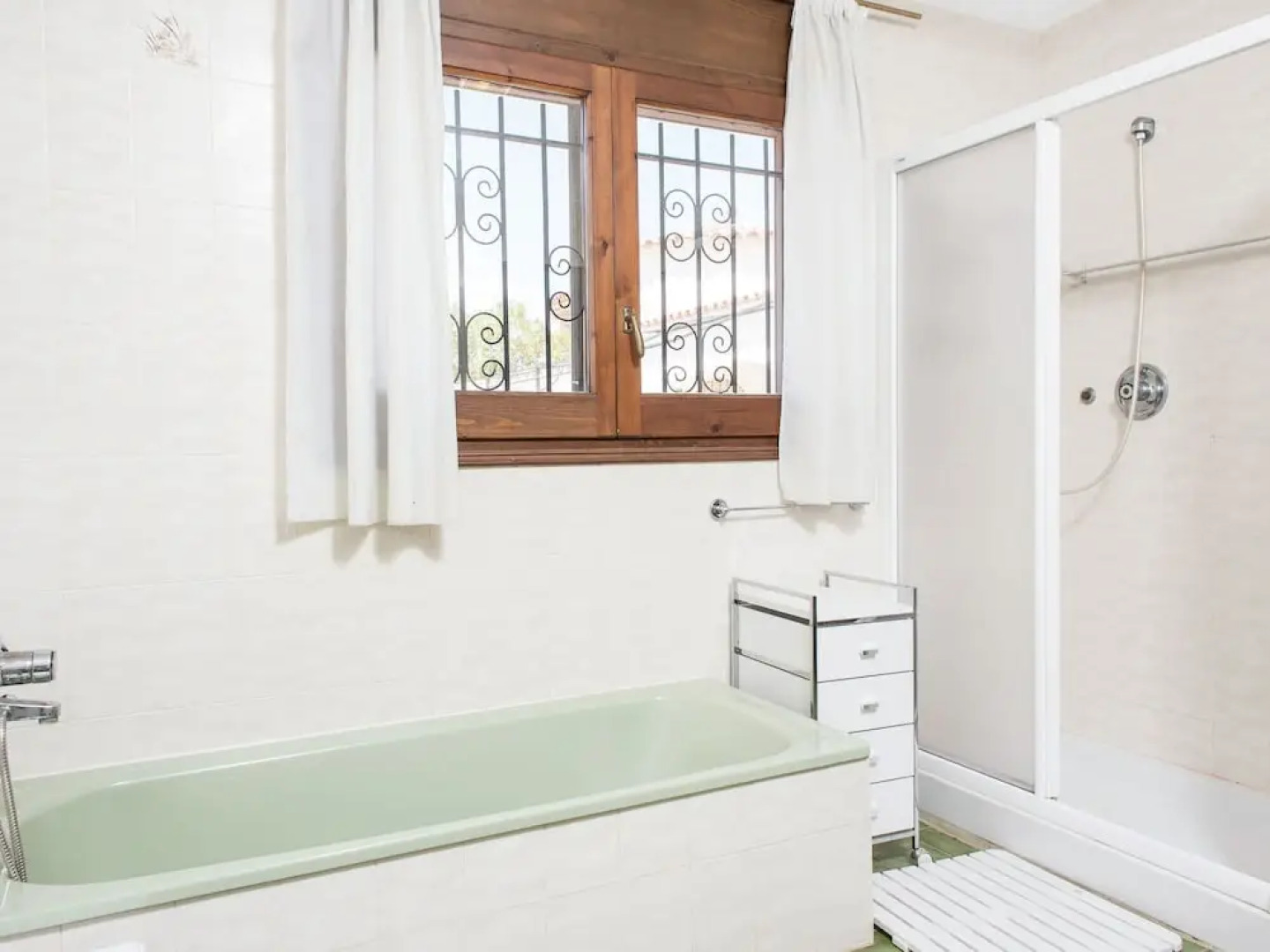 Modern Holiday Home in St Pere Pescador With Private Pool