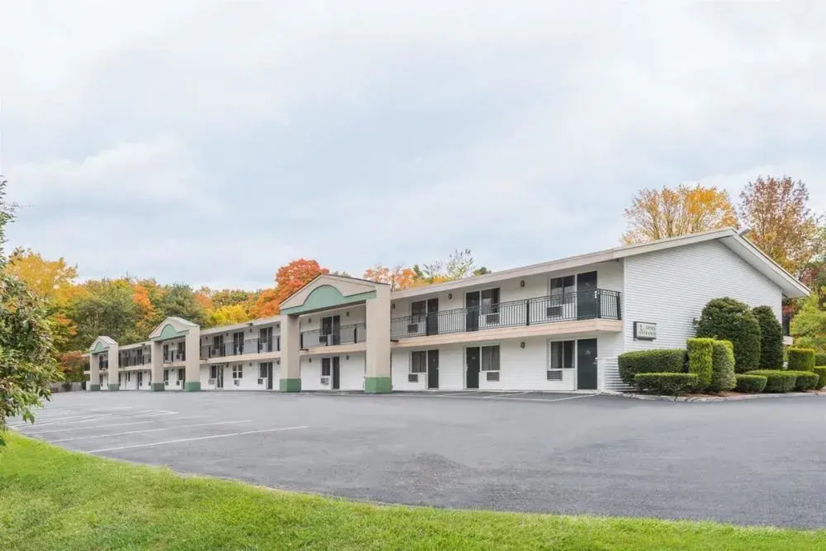 Days Inn - Lenox MA